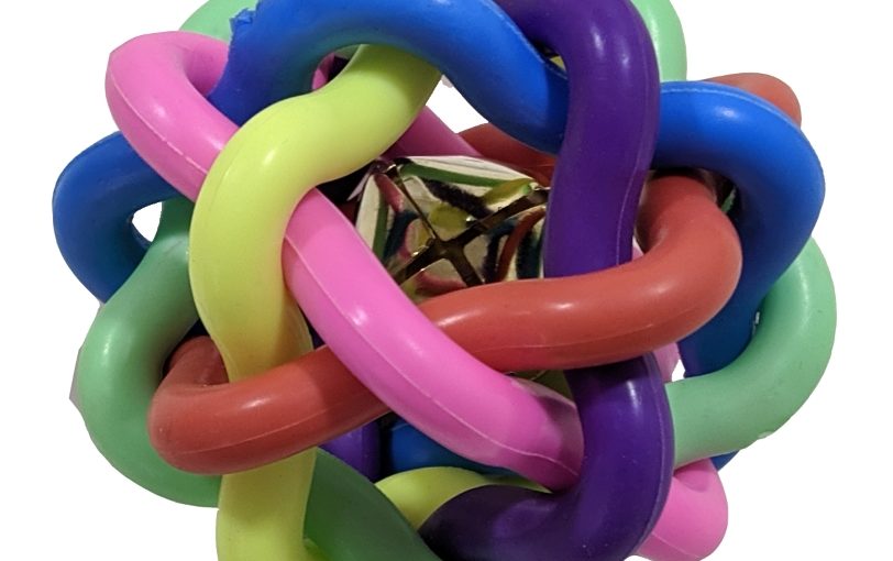 JUGUETE PELOTA ENREDADA DE GOMA GRANDE 8 CM ARF